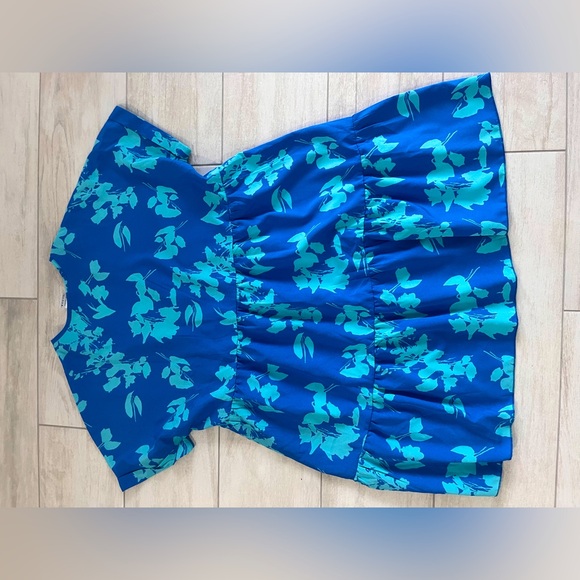 Beach cover up - Picture 3 of 3